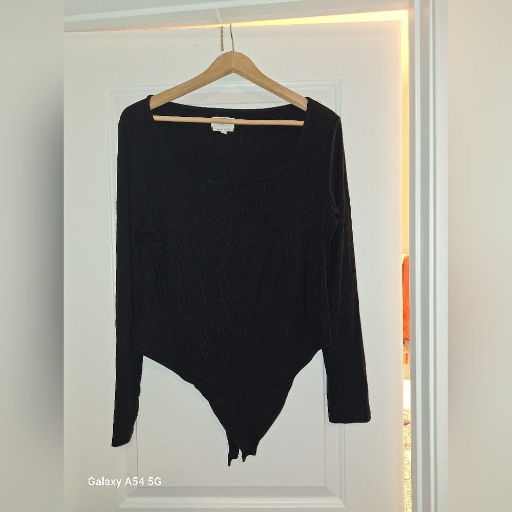 Loft Lou & Grey XXL signaturesoft ribbed long sleeve black body suit.